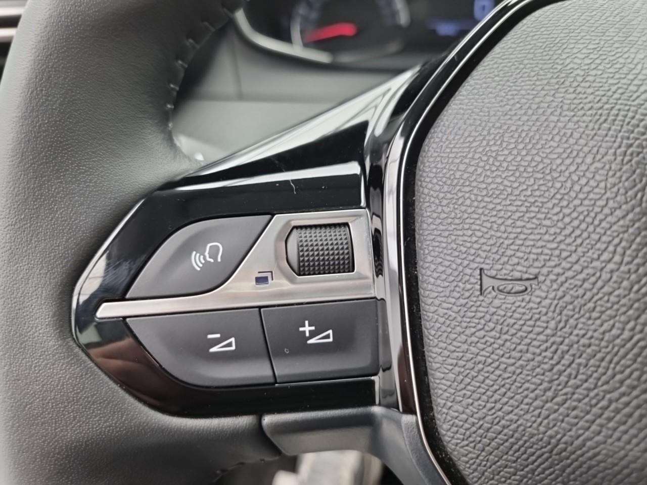 Peugeot 208 100 s&s bvm6 style — photo 23