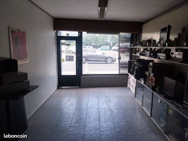 Bail commercial avec un logement T3 connexe