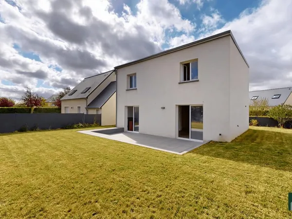 Vends maison - 130.18 m² - 6 pièces, 4 chambres - Saint-Luperce 28190