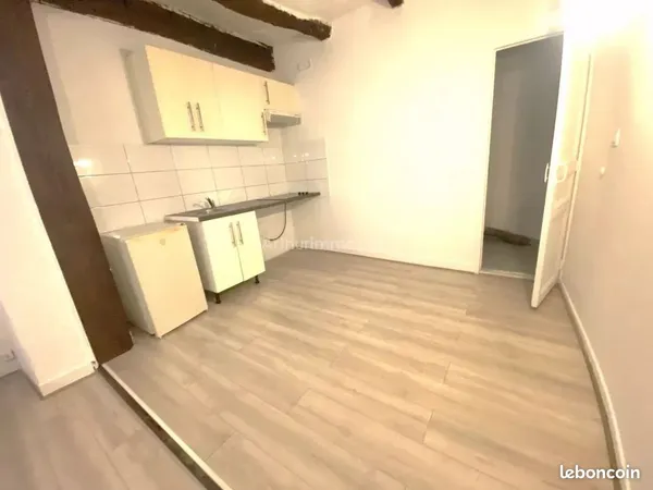 Studio 1 pièce 25 m²