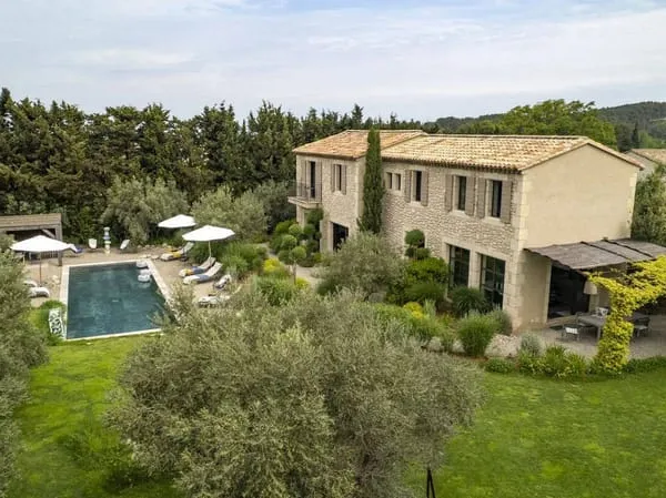 Mas provençal 8 pièces 250 m²
