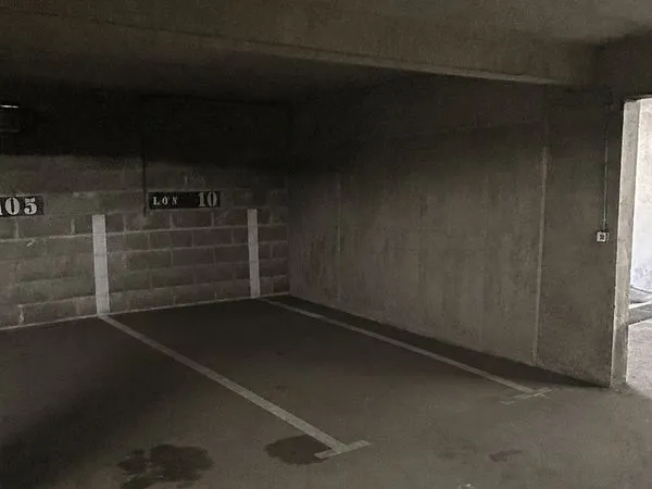 Place de parking à louer 80/mois