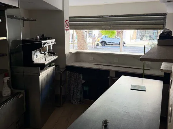 Cession droit au bail - Local commercial « tous commerce »- place animée centre-ville-350/mois