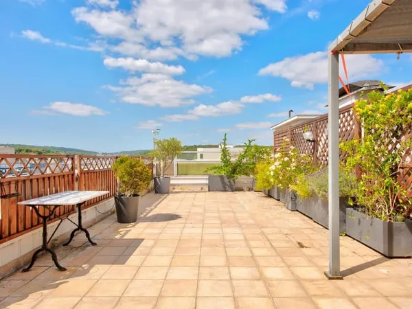 APPARTEMENT DERNIER ÉTAGE AVEC ROOFTOP- 6 PIÈCES - 148 M²