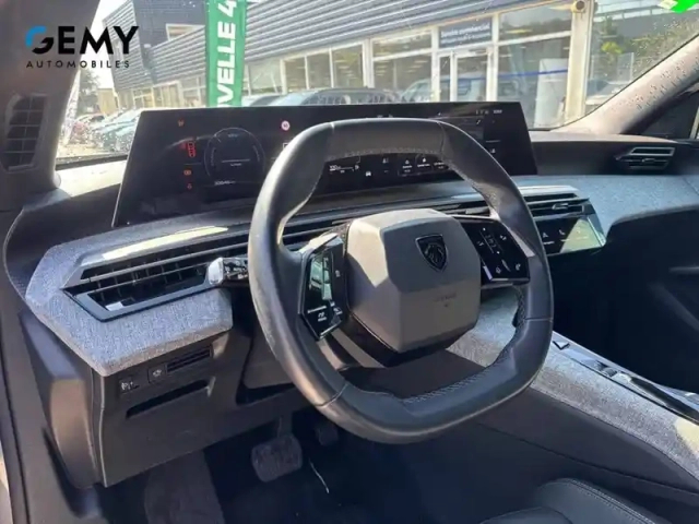 Peugeot 3008 hybrid 136 e-dcs6 — photo 31