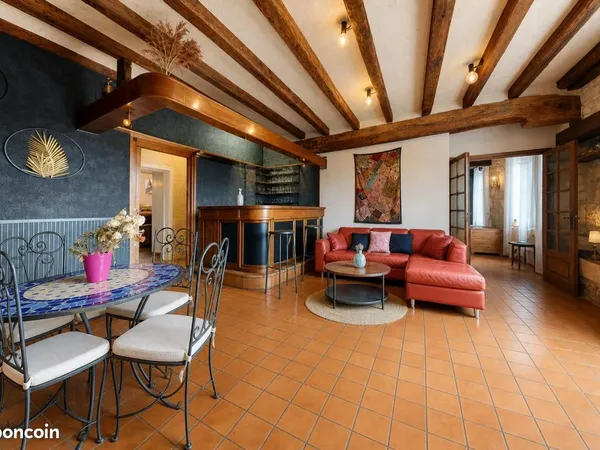 Maison 7 pièces 265 m²