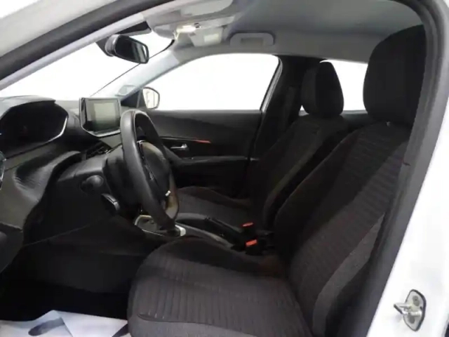 Peugeot 2008 1.2 puretech 100ch s&amp;s active pack — photo 9
