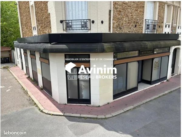 Local 151 m² Saint-Maur-des-Fossés
