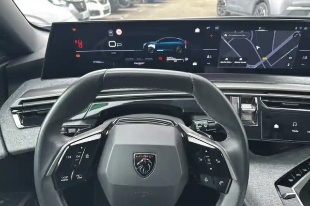 Peugeot 3008 hybrid 145 e-dcs6 — photo 17