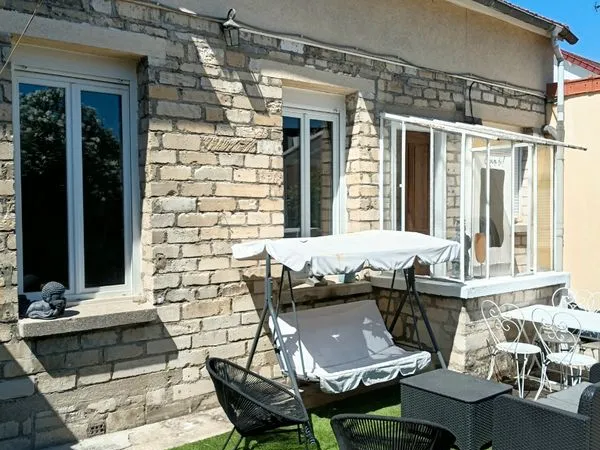 Grande chambre dans maison 60m2 terrasse jardin proximité Paris