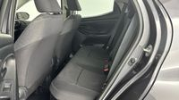 Toyota Yaris 116h Design 5p MY22 — photo 13