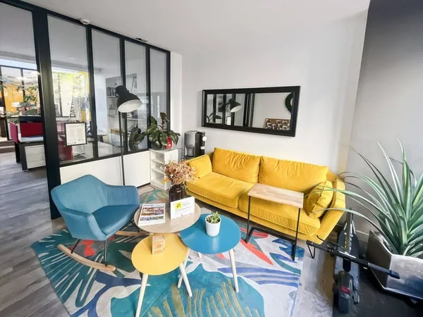 Bureau 185 m²