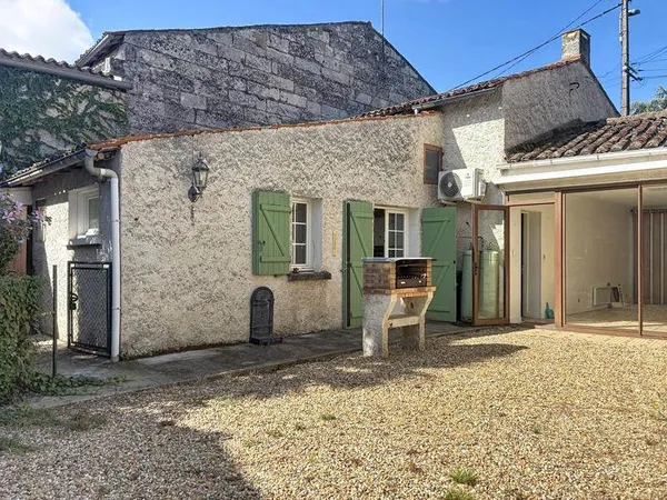 Maison en pierre de 6 pièces principales