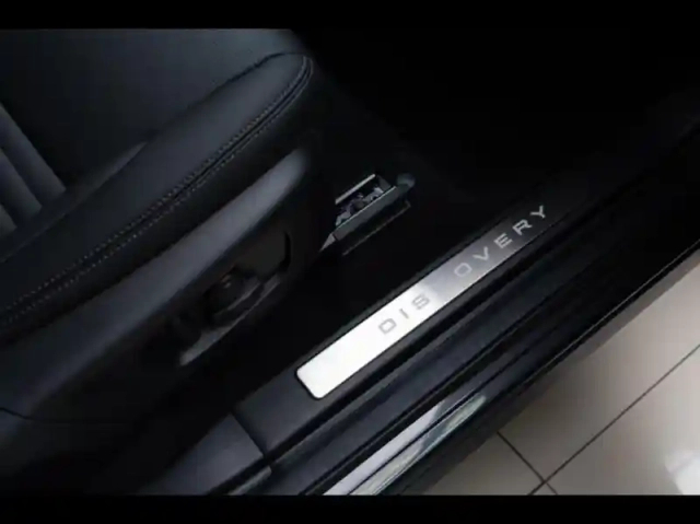 Land Rover Discovery Sport p270e phev 269ch dynamic se — photo 12