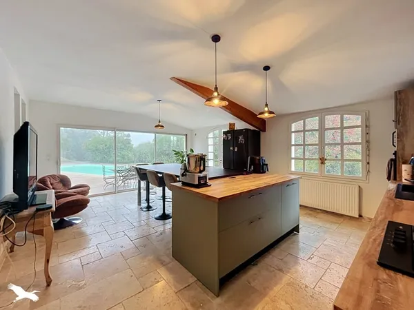 Maison 7 pièces 203 m²