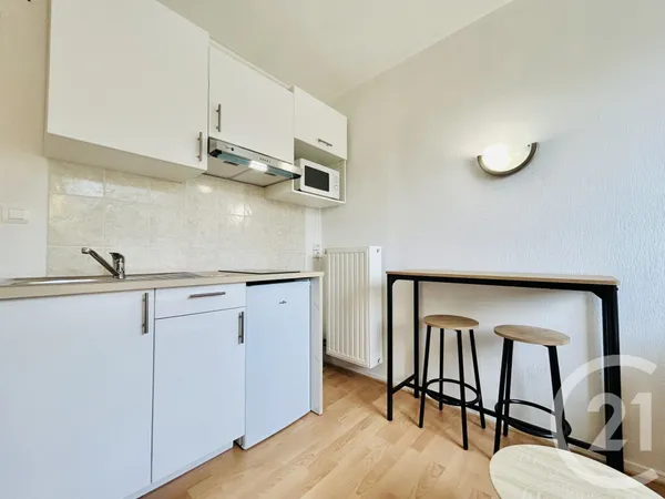 Studio 1 pièce 13 m²