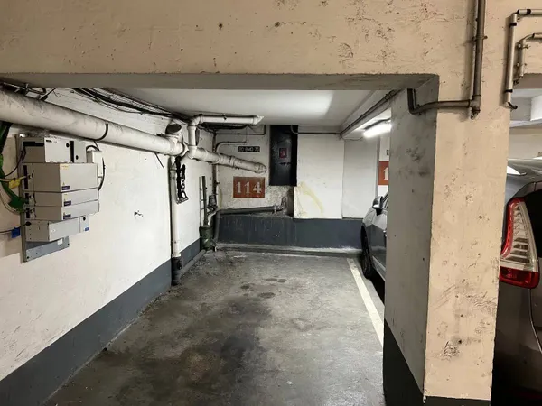 Parking 12 m²