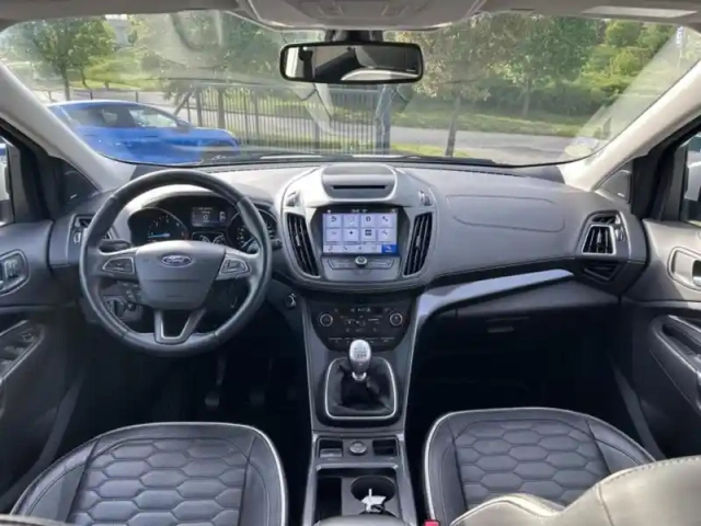 Ford Kuga 1.5 tdci 120ch stop&amp;start vignale 4x2 euro6.2 — photo 15