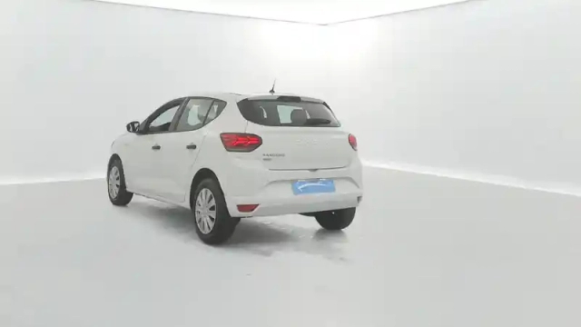 Dacia Sandero eco-g 100 — photo 15