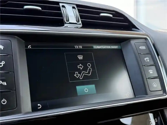 Jaguar F-Pace v6 3.0 d - 300 ch awd bva8 — photo 17