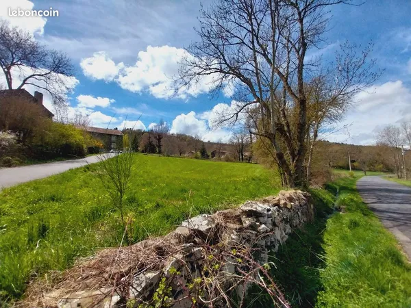 Vends terrain constructible 3000 m2