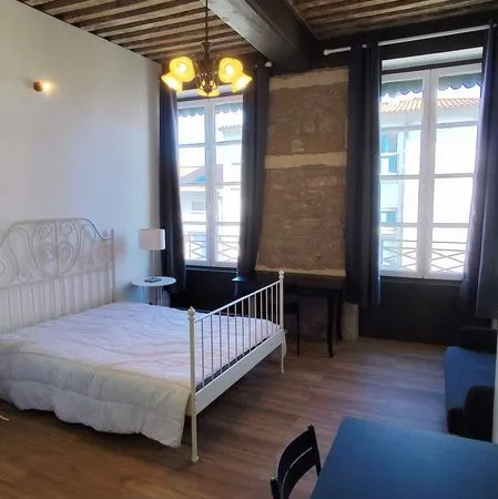 Particulier loue grand studio meublé Vaise