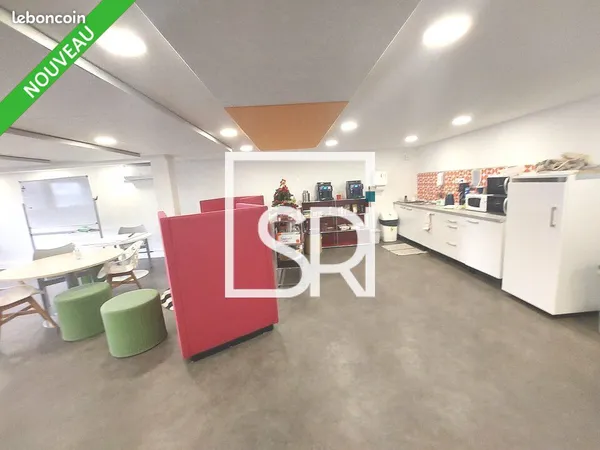 Bureaux 1256 m² CLERMONT FERRAND