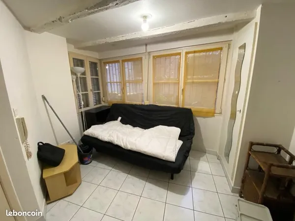 Studio 1 pièce 13 m²