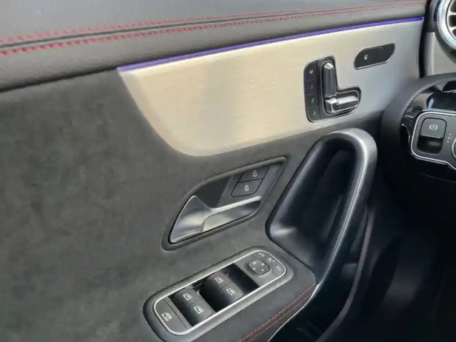 Mercedes Cla 200 d shooting brake amg l — photo 7