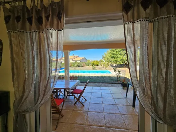 Superbe pavillon récent de 162 m² avec piscine et grand terrain — 4 chambres dont suite parentale PR