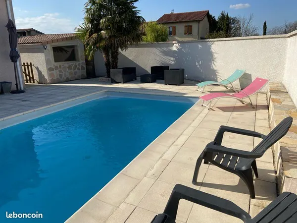 À louer villas meublé 4 ch avec piscine