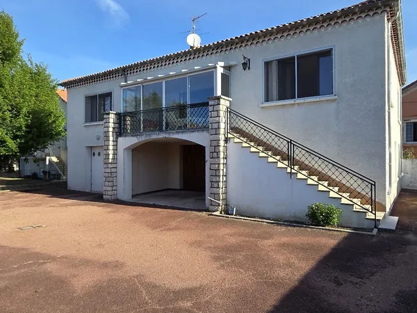 Maison 9 pièces 200 m²