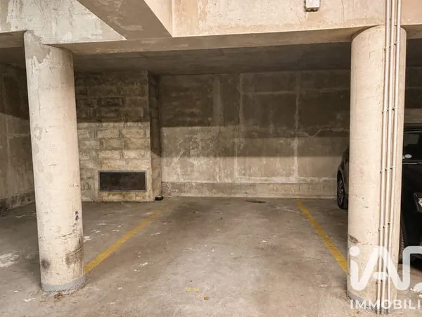 Parking 12 m²