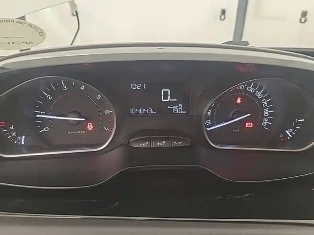 Peugeot 208 puretech 68ch bvm5 — photo 10