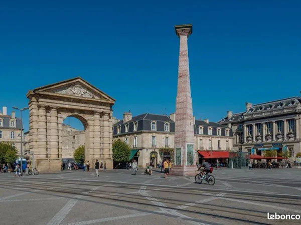 Local bureaux 41 m² - Bordeaux Victoire - Entrée indépendante
