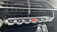 Peugeot 2008 1.2 PureTech 130ch S&S Allure Pack EAT8 — photo 15