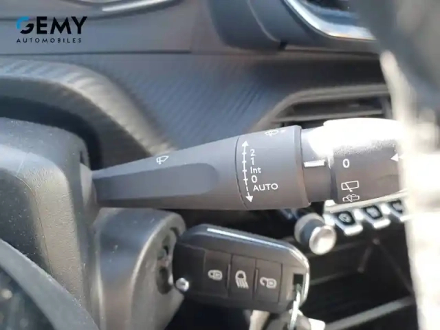 Peugeot 2008 puretech 100 s&amp;s bvm6 — photo 20
