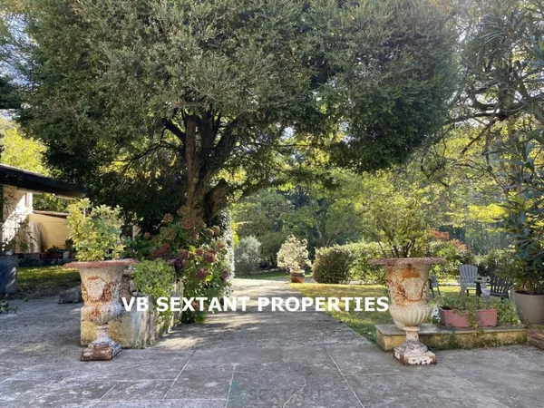 Maison 7 pièces 265 m²