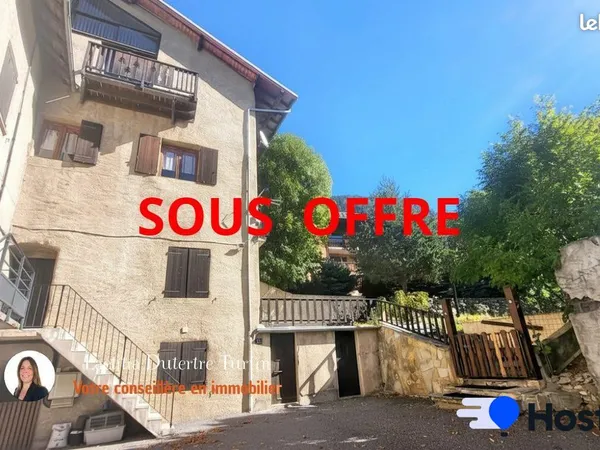 Maison 12 pièces 317 m²