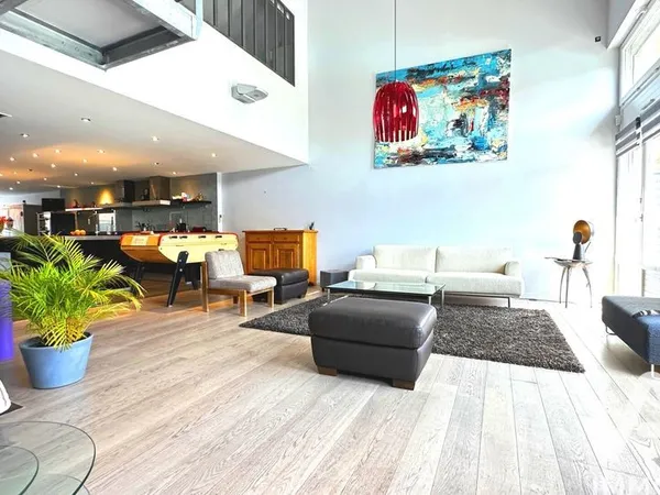 Appartement 11 pièces 184 m²