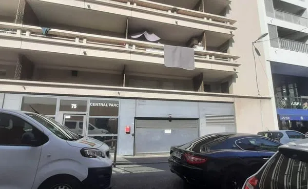 Garage et parking Location Marseille 120€