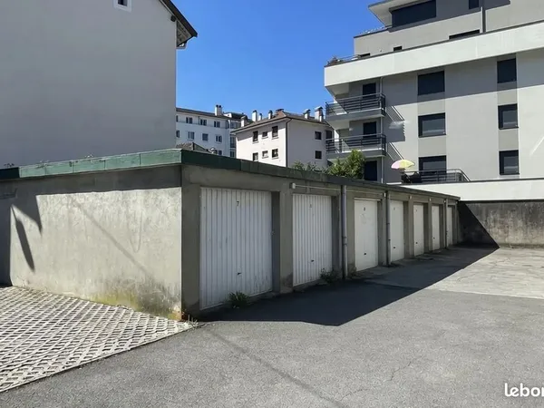 Garage 16 mettre carrés