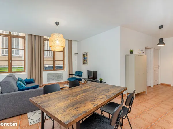 Location T3 57 m² - 2 chambres - Terrasse - Hyper-centre Marseille