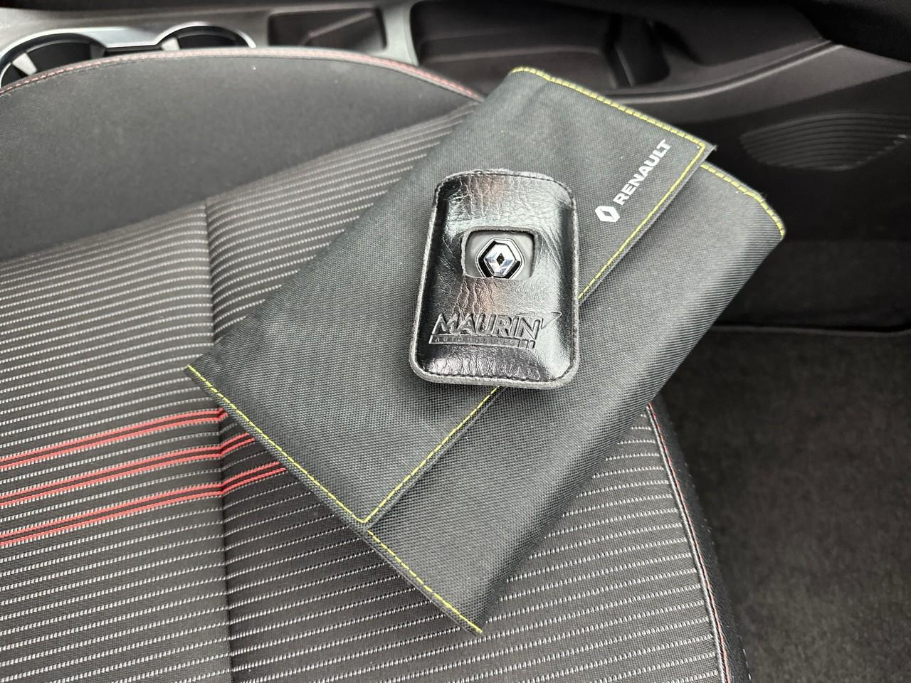 Renault Captur tce 160 edc - 21b r.s. line — photo 34