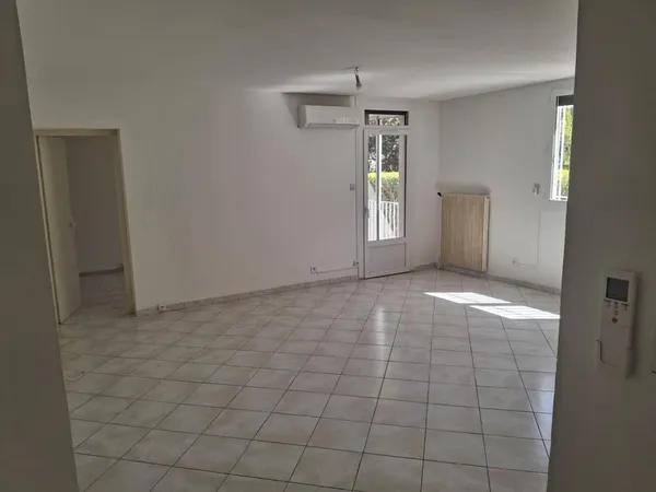 GRAND ET BEL F4 REFAIT A NEUF BEZIERS TRES BON QUARTIER