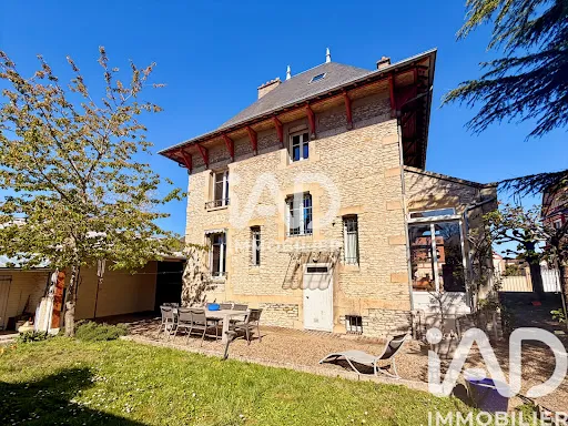 Propriété 8 pièces 163 m²