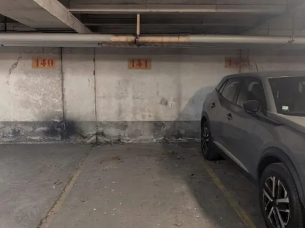 Place de parking 13 m²
