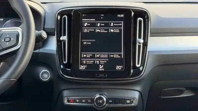 Volvo Xc40 t4 recharge 129+82 ch dct7 — photo 16