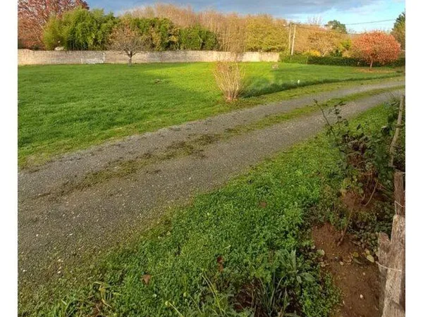 Terrain 603 m²