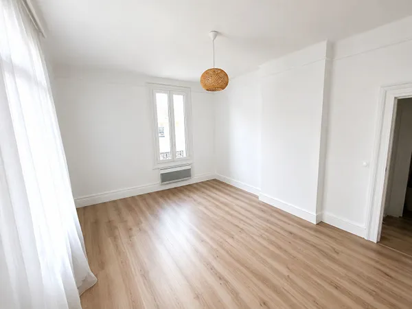 Montpellier Comédie - Appartement 91 m² traversant, lumineux, dernier étage avec balcons